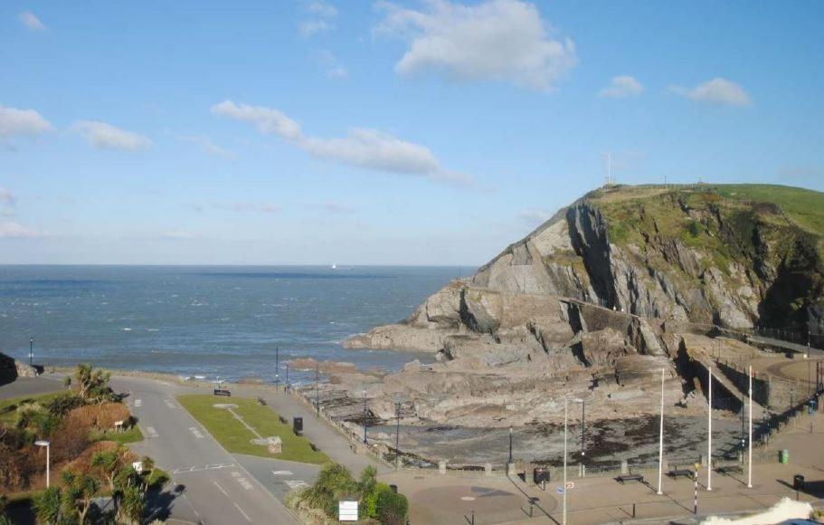 4 The View Apartments Ilfracombe - Seafront, Parking, Lift, Ev 外观 照片