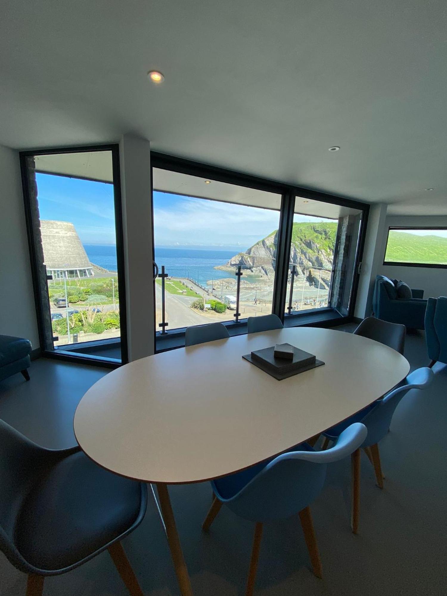 4 The View Apartments Ilfracombe - Seafront, Parking, Lift, Ev 外观 照片